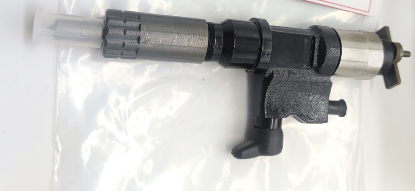 8-97609788-7 8976097887 095000-6367 форсунка  в сборе для Isuzu 4HK1 700P